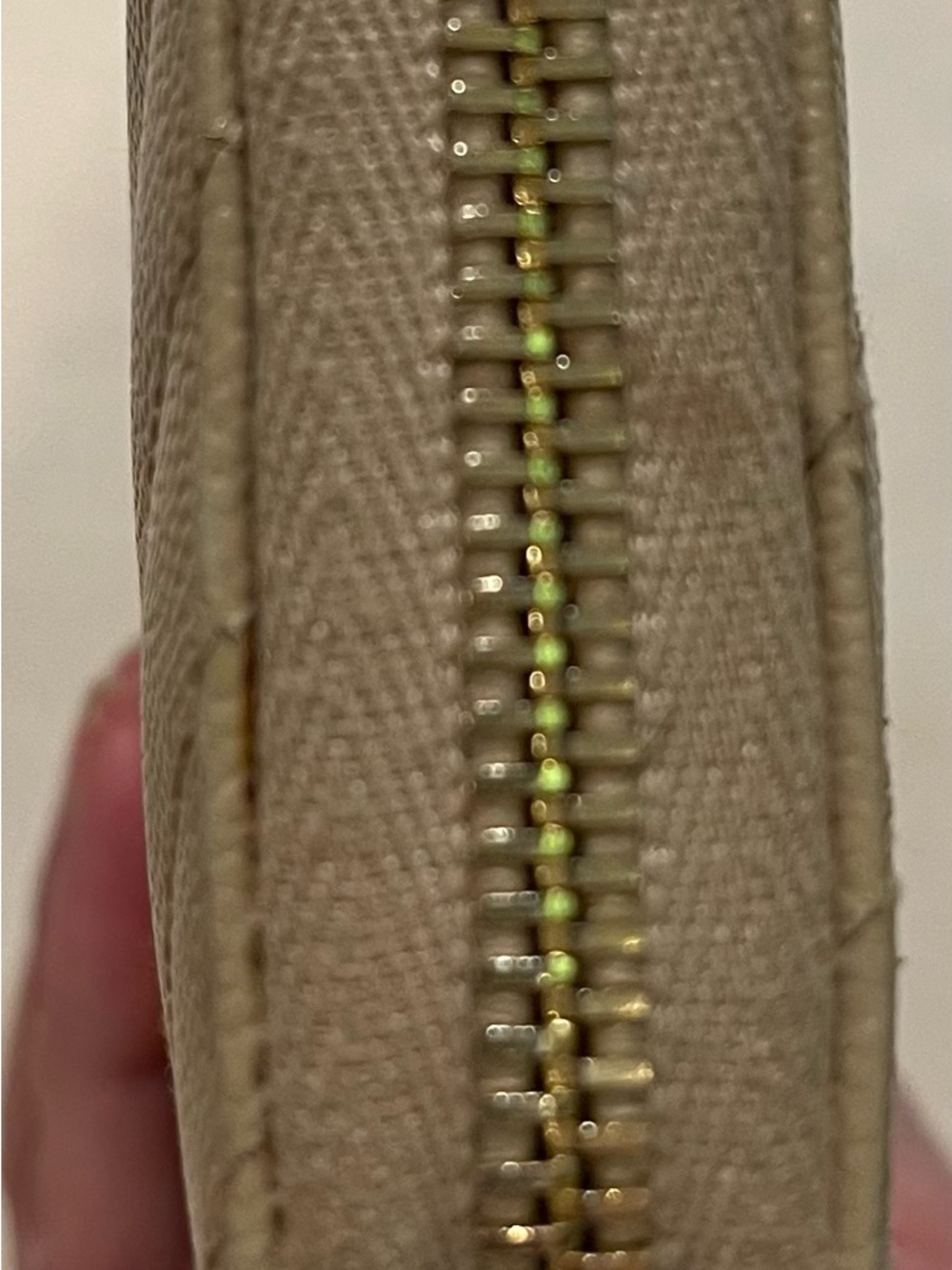 Saint Laurent like new Cassandra Matelasse zip around wallet - Picture 4 of 7